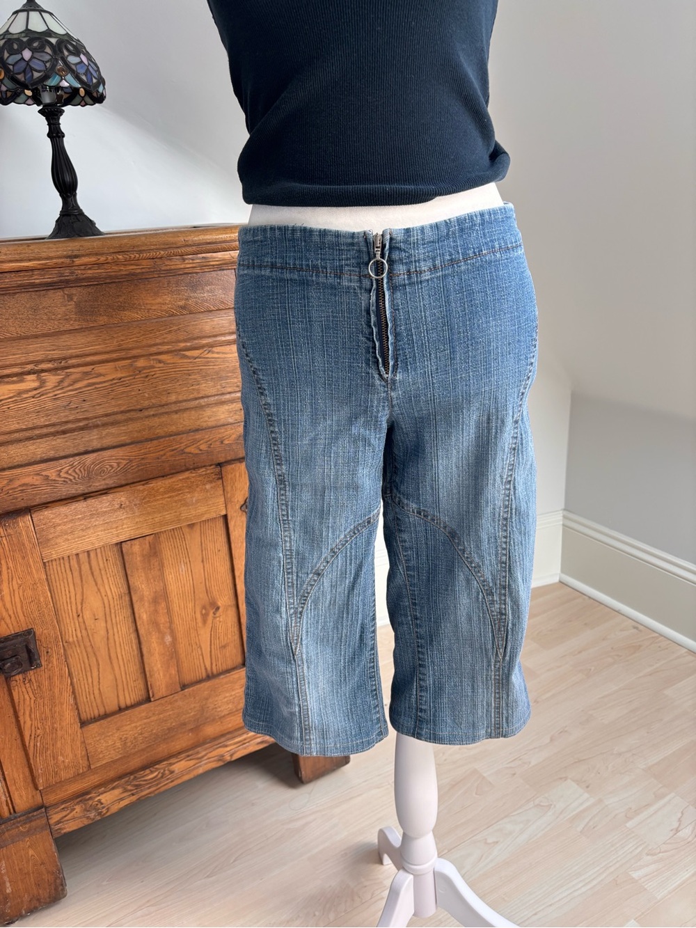 Y2K Denim Capri Pants 💙